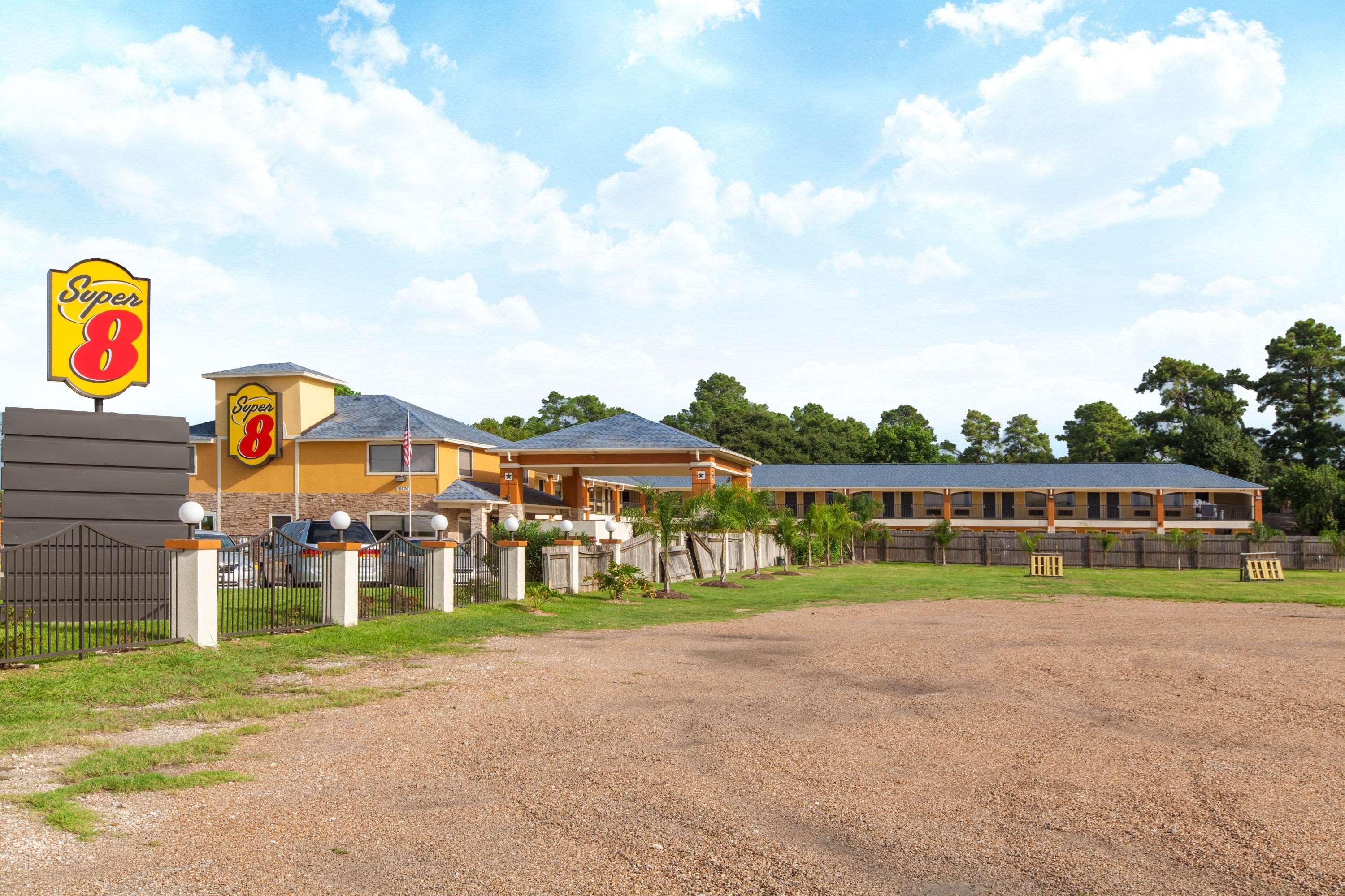 Super 8 By Wyndham Houston/Willowbrook Hwy 249 Εξωτερικό φωτογραφία